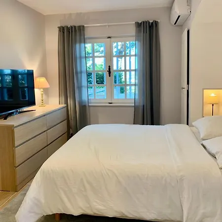 Villa With Magic View Of Bay Of Tropez *